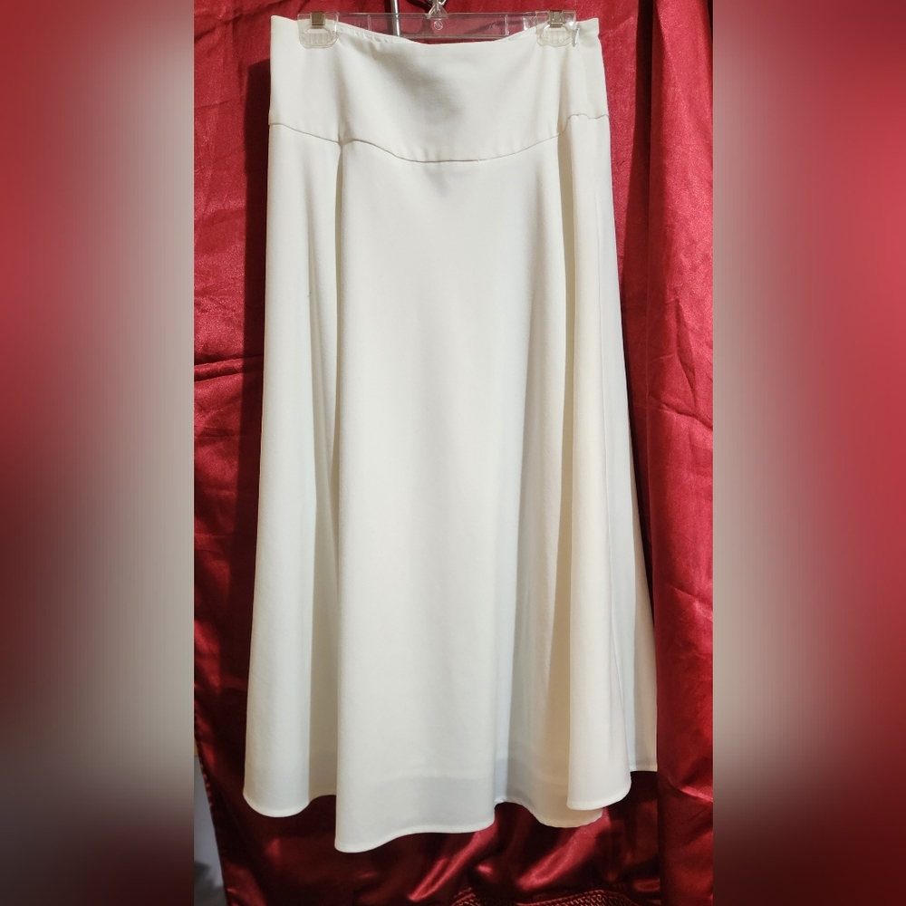 Margaret M long white skirt size 6